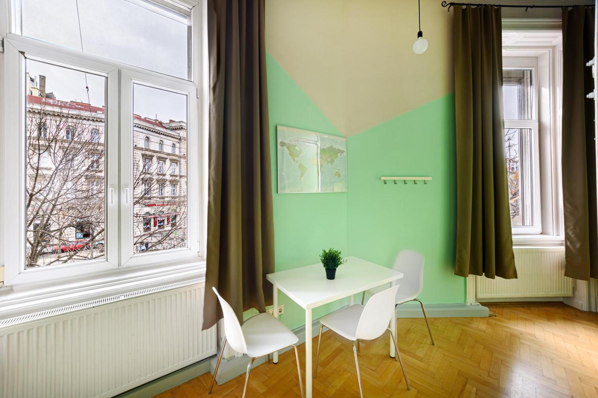 Avenue Hostel Boedapest Buitenkant foto