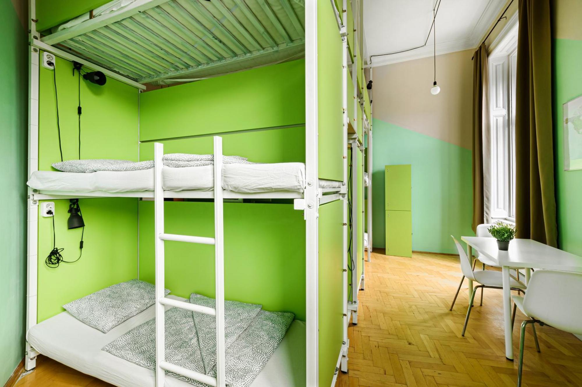 Avenue Hostel Boedapest Buitenkant foto