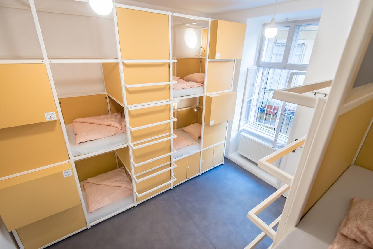 Avenue Hostel Boedapest Buitenkant foto